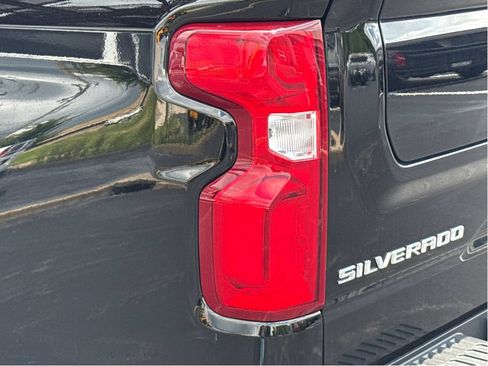 Used 2024 Chevrolet Silverado 1500 High Country AWD/4WD image 6