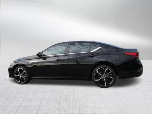 Used 2023 Nissan Altima 2.5 SR w/ SR Premium Package FWD image 5