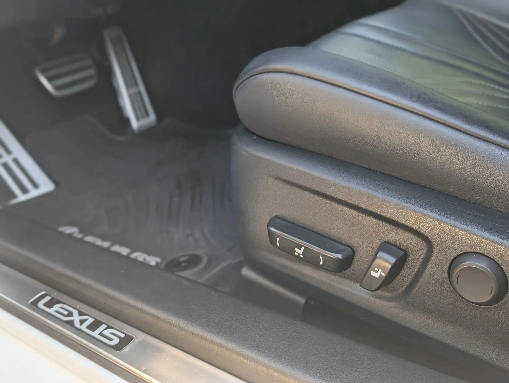 Used 2016 Lexus GS F RWD image 18