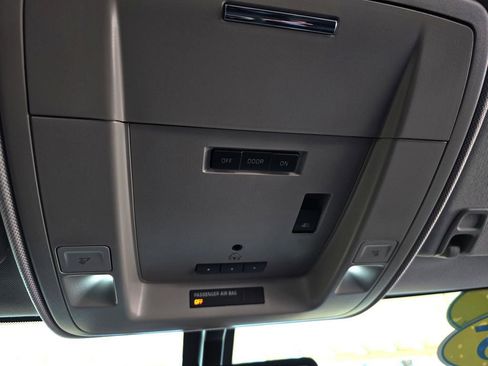 Used 2015 GMC Sierra 1500 SLT w/ SLT Crew Cab Value Package image 17