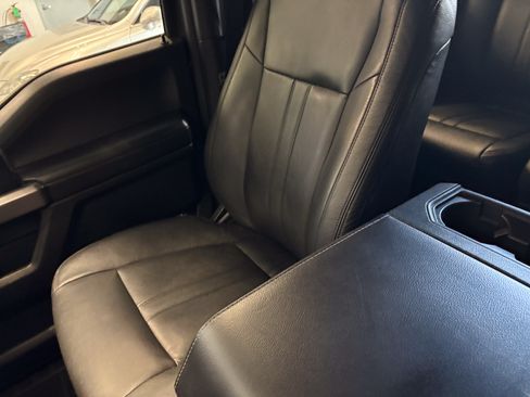 Used 2018 Ford F150 XLT w/ Equipment Group 302A Luxury AWD/4WD image 23