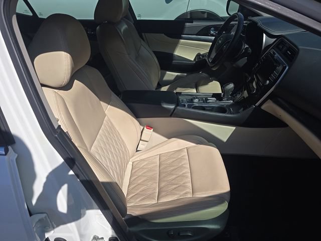 Used 2023 Nissan Maxima Platinum w/ Sport Mat Group FWD image 9