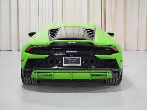Used 2020 Lamborghini Huracan EVO image 15