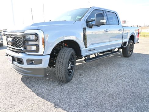 New 2026 Ford F250 Lariat w/ Black Appearance Package image 8