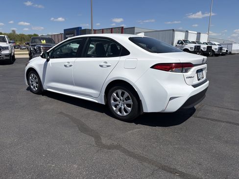 Used 2024 Toyota Corolla LE FWD image 3
