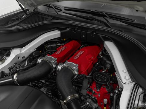 Certified 2020 Ferrari Portofino Base image 22