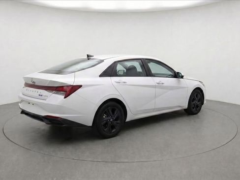 Used 2023 Hyundai Elantra Blue FWD image 6