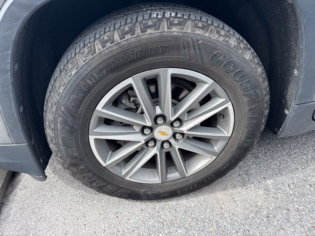 Used 2023 Chevrolet Traverse LT AWD/4WD image 6