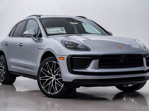 New 2026 Porsche Macan image 8
