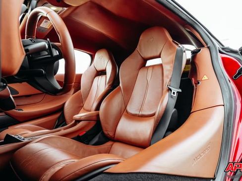 Used 2016 McLaren 570S Coupe RWD image 5