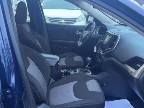 Used 2016 Jeep Cherokee Sport image 24