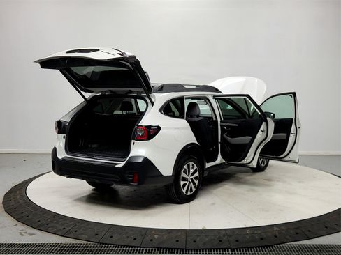 Used 2021 Subaru Outback Premium image 15