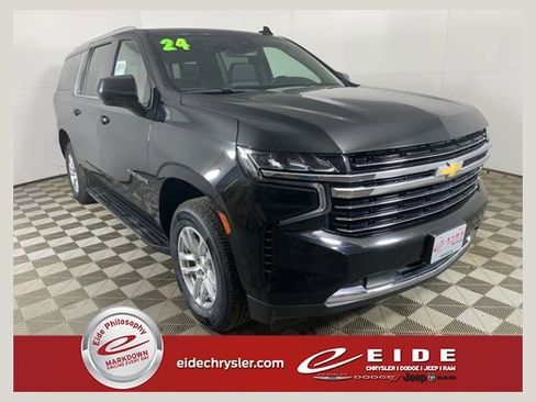 Used 2024 Chevrolet Suburban LT AWD/4WD image 1