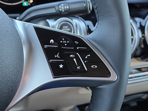 New 2026 Mercedes-Benz GLB 250 4MATIC image 22