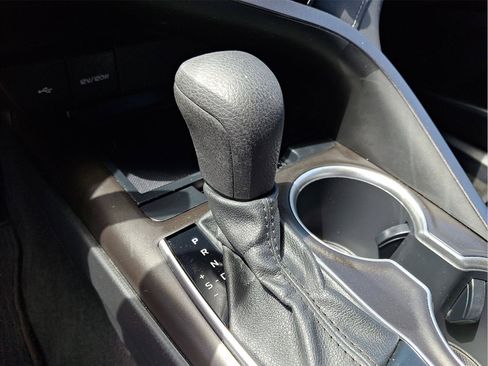 Used 2021 Toyota Camry LE w/ Carpet Mat Package (TMS) AWD/4WD image 12