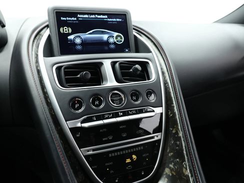 Used 2018 Aston Martin DB11 Coupe image 30