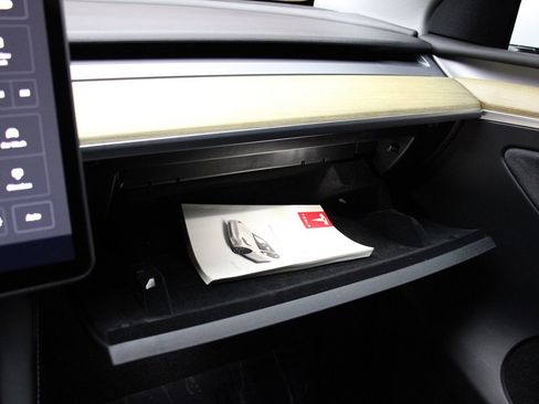 Used 2023 Tesla Model Y Long Range image 22