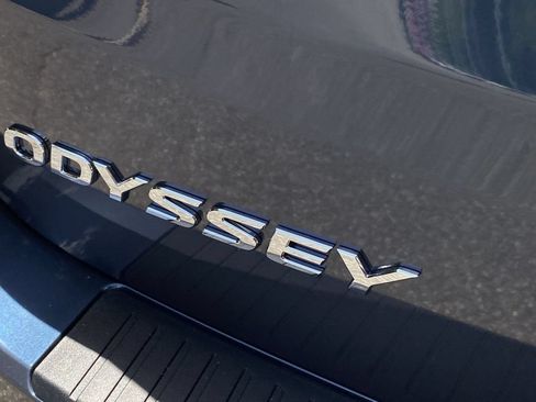 New 2026 Honda Odyssey Touring image 7