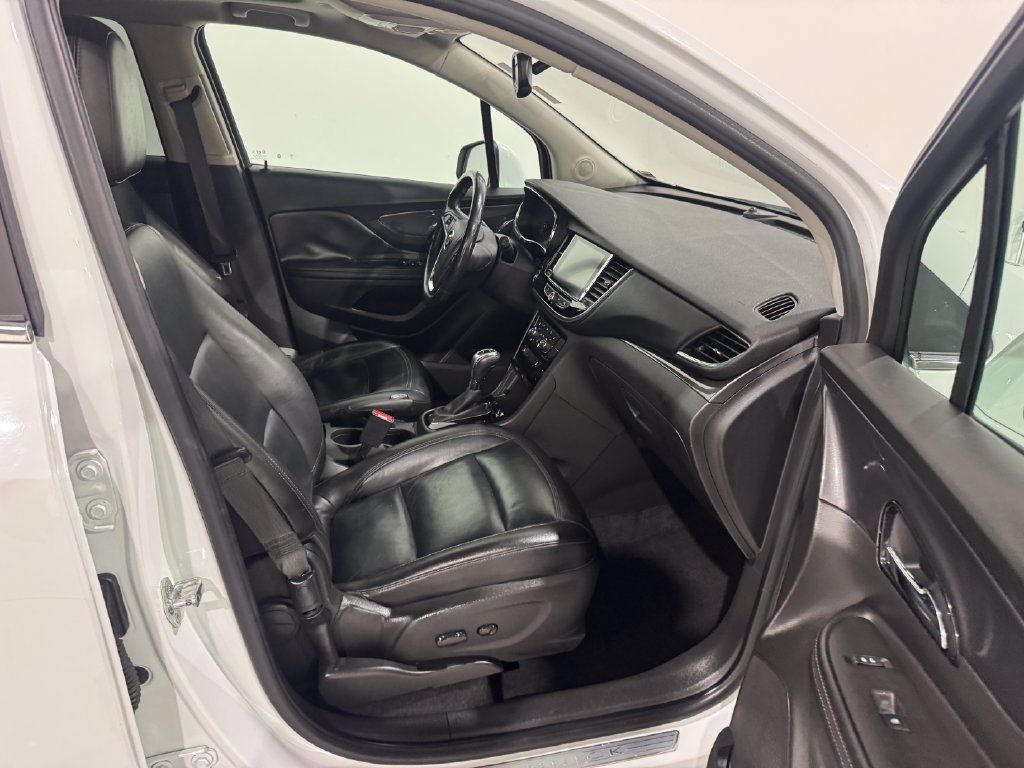 Used 2019 Buick Encore Essence FWD image 23