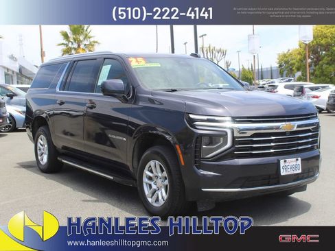 Used 2025 Chevrolet Suburban LT RWD image 5
