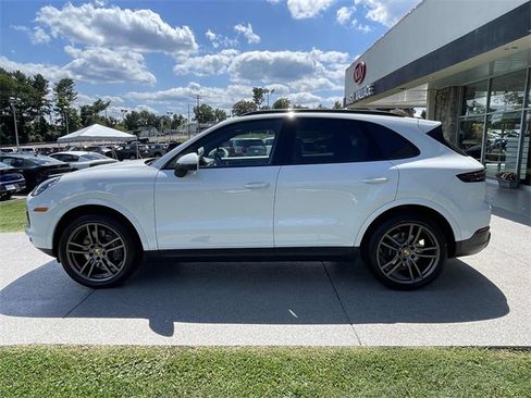 Used 2023 Porsche Cayenne image 15