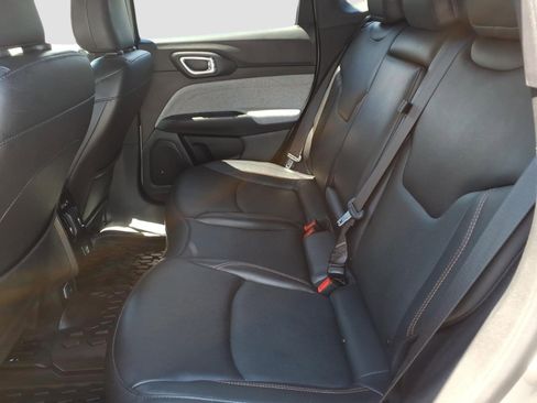 Used 2023 Jeep Compass Latitude AWD/4WD image 14