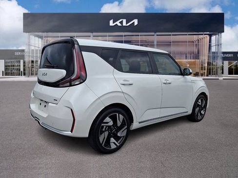 Used 2023 Kia Soul GT-Line w/ GT-Line Technology Package FWD image 6