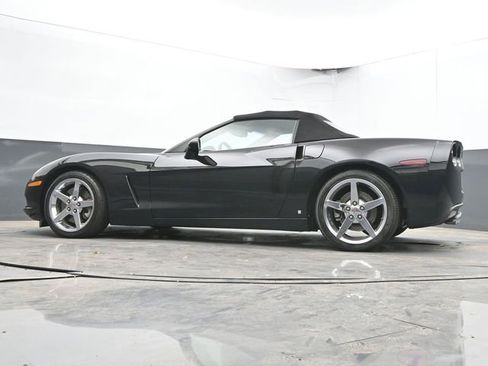 Used 2007 Chevrolet Corvette Convertible w/ Preferred Equipment Group RWD image 35