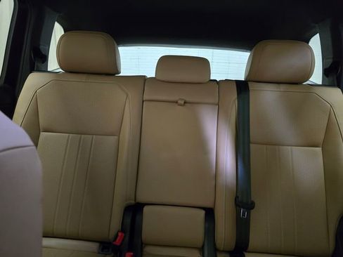 Used 2022 Volkswagen Tiguan SE FWD image 23