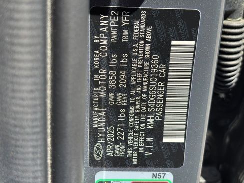 Used 2025 Hyundai Elantra SEL FWD image 10