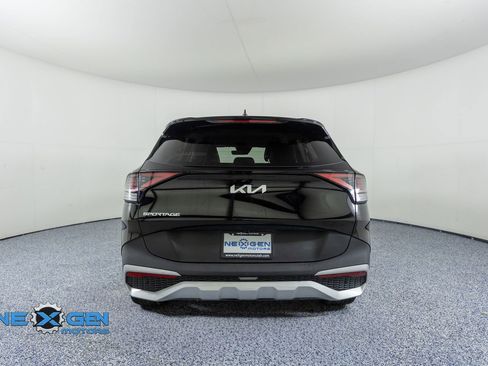 Used 2024 Kia Sportage EX FWD image 6