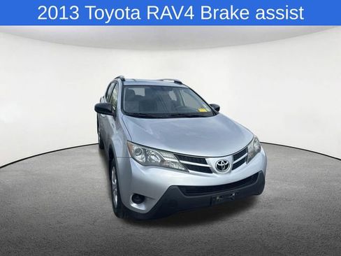 Used 2013 Toyota RAV4 LE FWD image 17