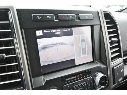Used 2017 Ford F150 Platinum w/ Equipment Group 701A Luxury AWD/4WD image 24
