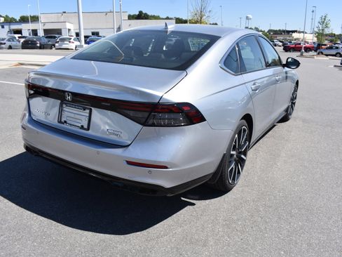 New 2026 Honda Accord Touring image 9