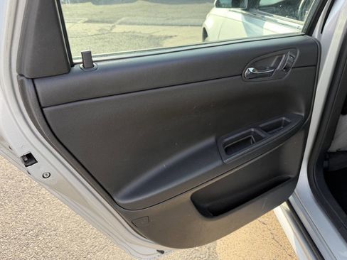 Used 2013 Chevrolet Impala LT w/ LT Sunroof Package FWD image 11