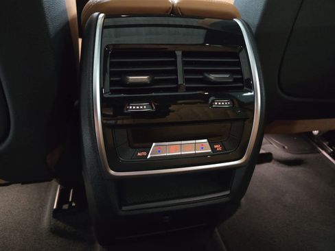 Used 2023 BMW X5 xDrive40i w/ Premium Package image 32