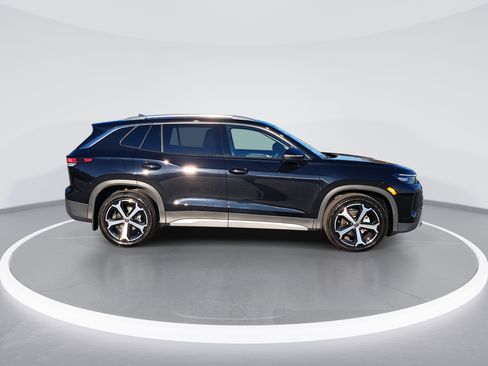 New 2026 Volkswagen Tiguan SE image 2