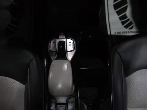 Used 2020 Hyundai Ioniq Limited image 29