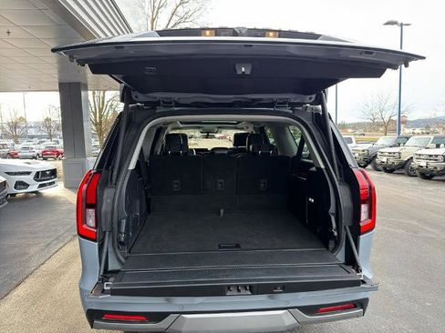 Certified 2025 Ford Expedition Max Platinum w/ Driver's Package image 17