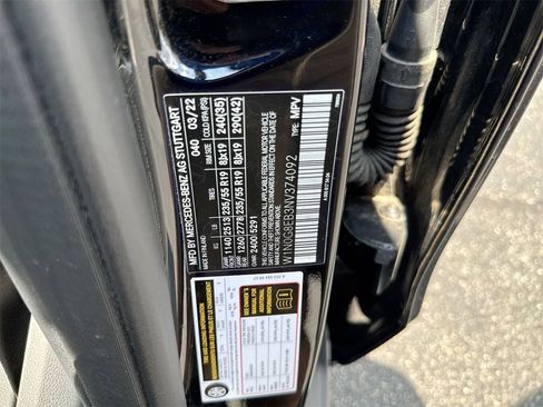 Used 2022 Mercedes-Benz GLC 300 4MATIC w/ AMG Line image 28