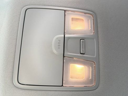 Used 2013 Hyundai Elantra GLS image 22