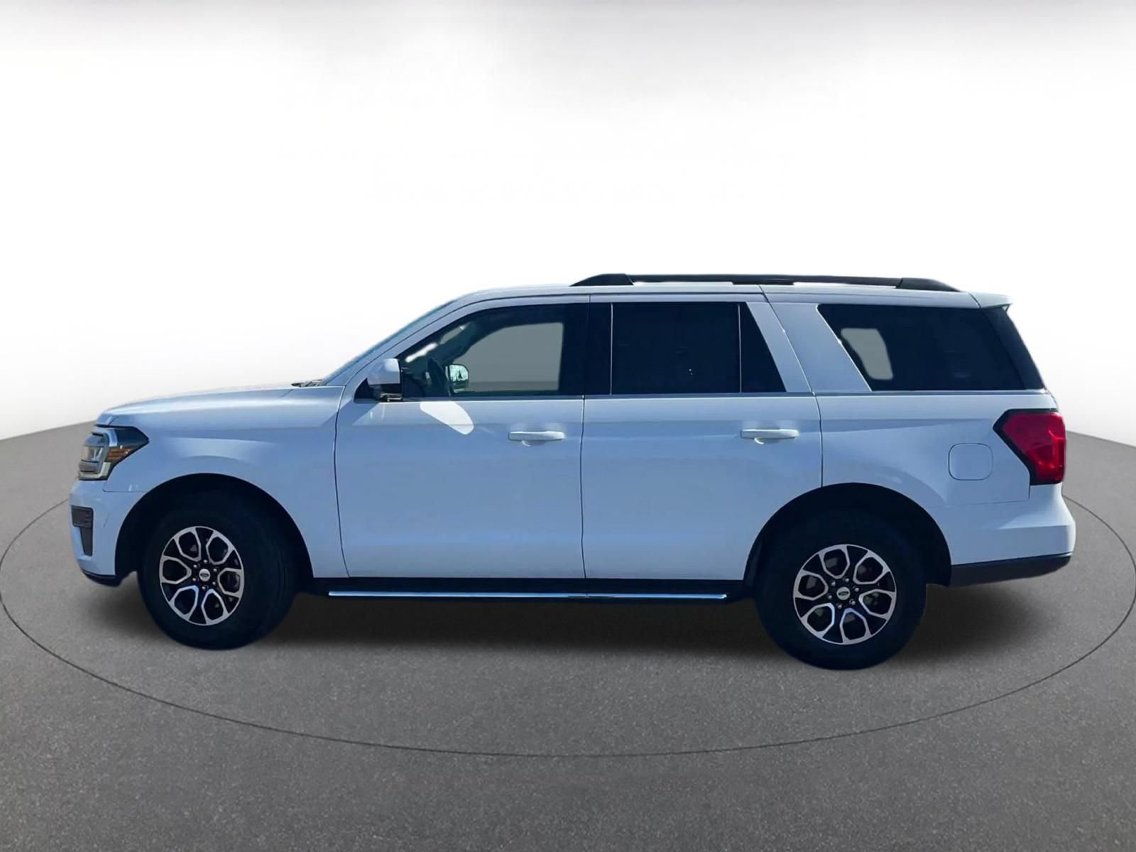 Used 2023 Ford Expedition XLT RWD image 8