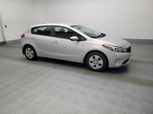 Used 2017 Kia Forte LX image 11