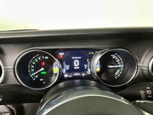 Used 2023 Jeep Wrangler Unlimited Sahara w/ Cold Weather Group AWD/4WD image 17