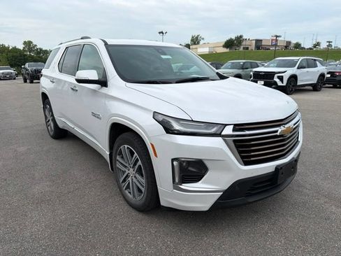 Used 2023 Chevrolet Traverse High Country w/ LPO, Floor Liner Package AWD/4WD image 8