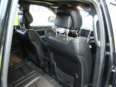 Used 2018 Jeep Grand Cherokee Overland w/ Jeep Active Safety Group image 10