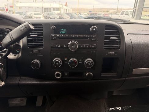 Used 2009 GMC Sierra 2500 W/T AWD/4WD image 10