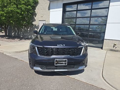 Certified 2025 Kia Sorento EX AWD/4WD image 2