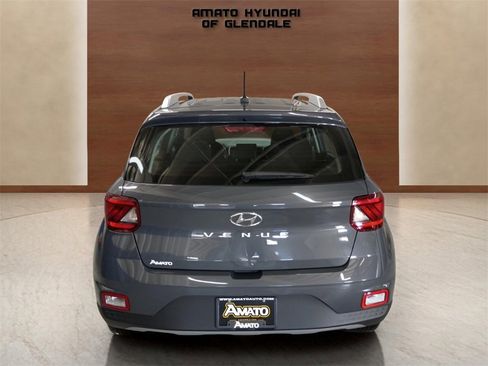 Used 2024 Hyundai Venue SEL image 4