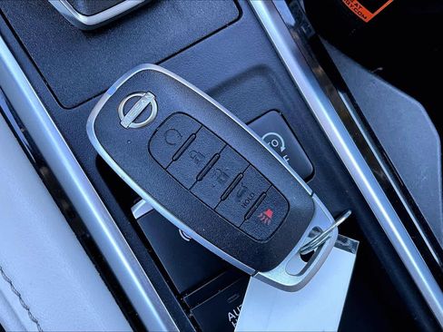 Used 2023 Nissan Pathfinder SL w/ SL Premium Package image 15